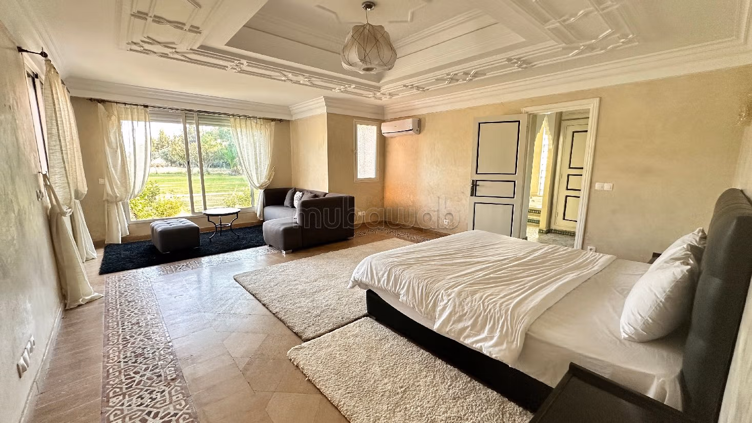 كراء منزل طريق فاس ب. المساحة الإجمالية 650 م². شرفة وحديقة