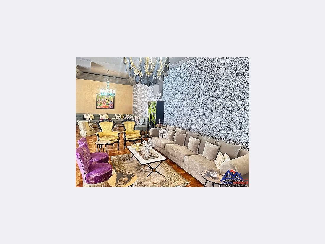 Villa's en luxe woningen beschikbaar in Hivernage. 6 Kamers. Zwembad aanwezig