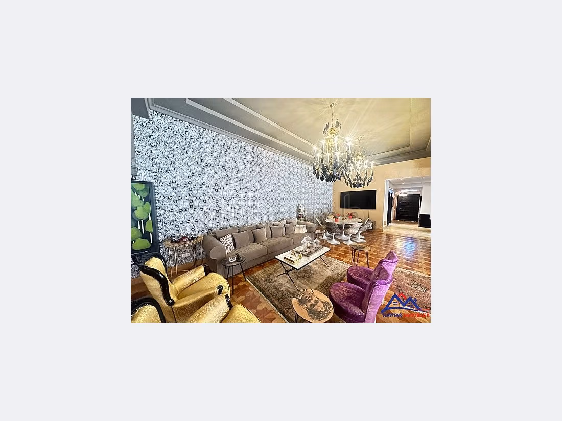 Villa's en luxe woningen beschikbaar in Hivernage. 6 Kamers. Zwembad aanwezig