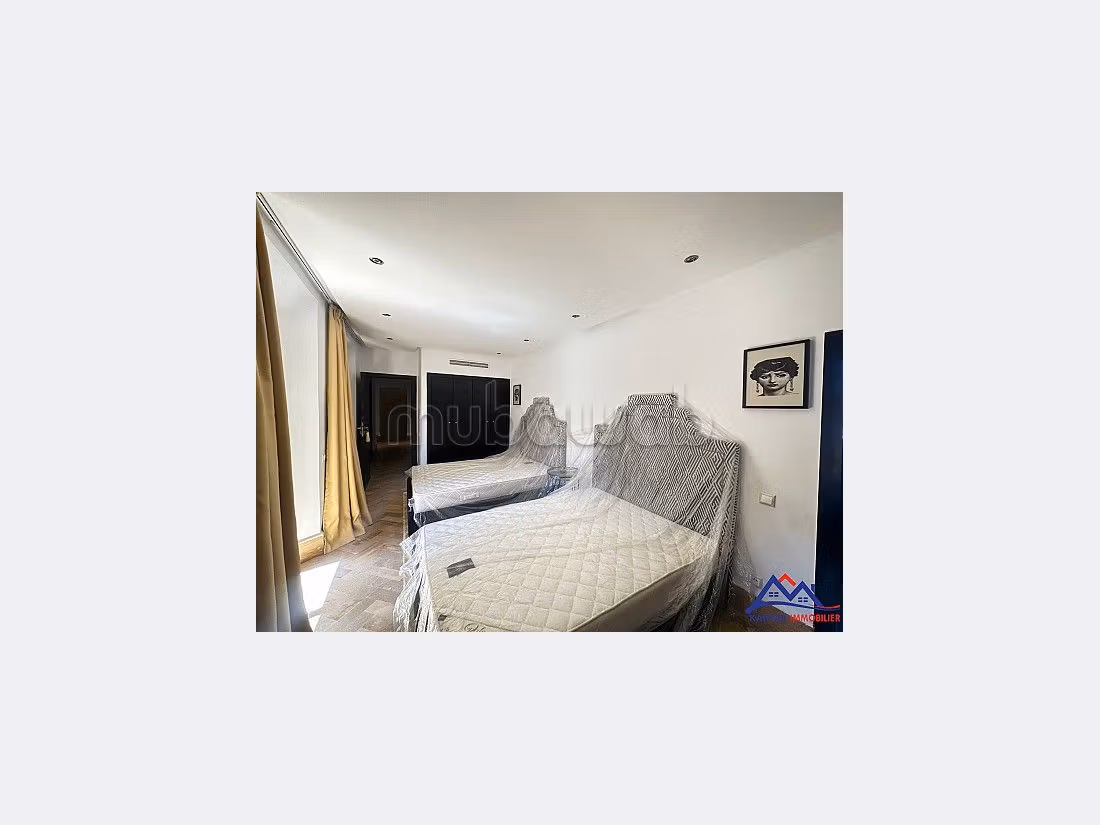 Villa's en luxe woningen beschikbaar in Hivernage. 6 Kamers. Zwembad aanwezig