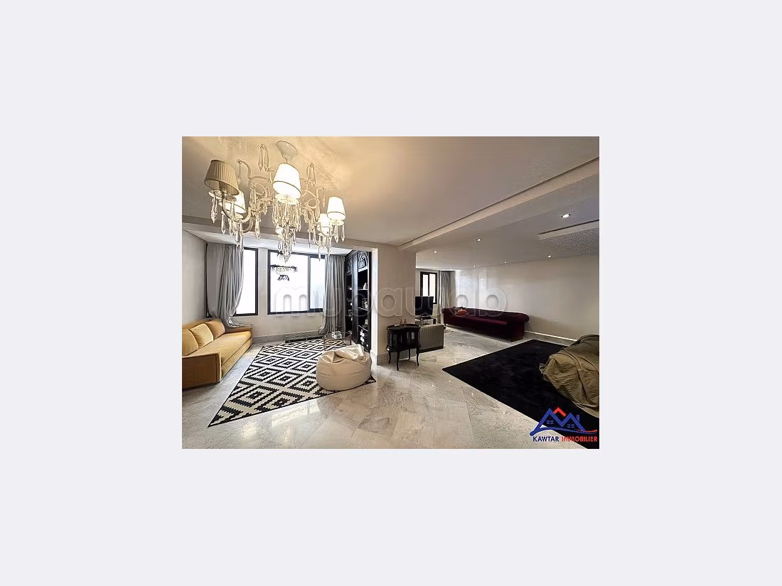 Villa's en luxe woningen beschikbaar in Hivernage. 6 Kamers. Zwembad aanwezig