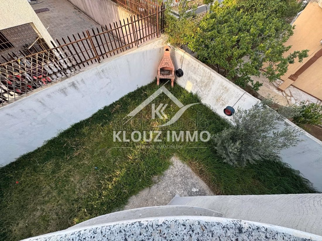 Casa di lusso in vendita. 5 locali. Garage e terrazzo. 