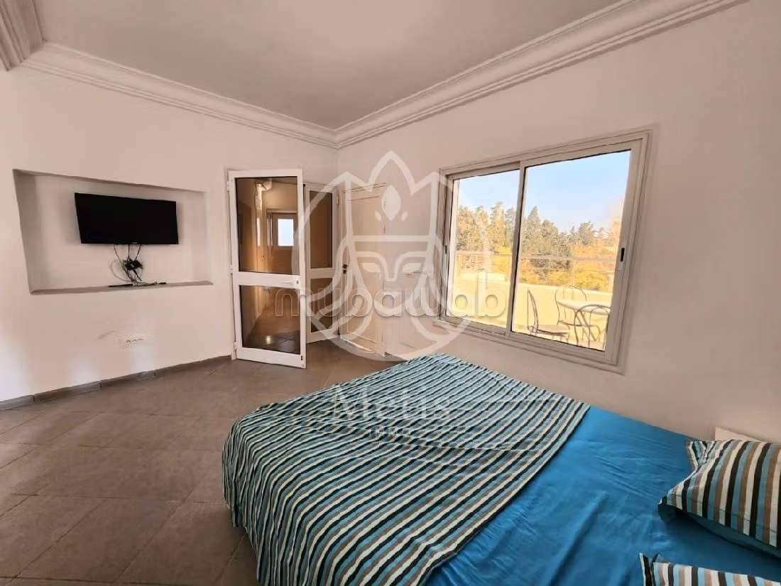 Magnificent villa for sale in Hammamet Nord. 4 rooms. Beautiful terrace and garden
