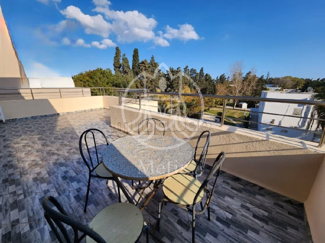 Magnificent villa for sale in Hammamet Nord. 4 rooms. Beautiful terrace and garden