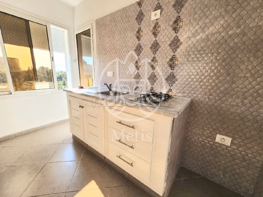 Magnificent villa for sale in Hammamet Nord. 4 rooms. Beautiful terrace and garden
