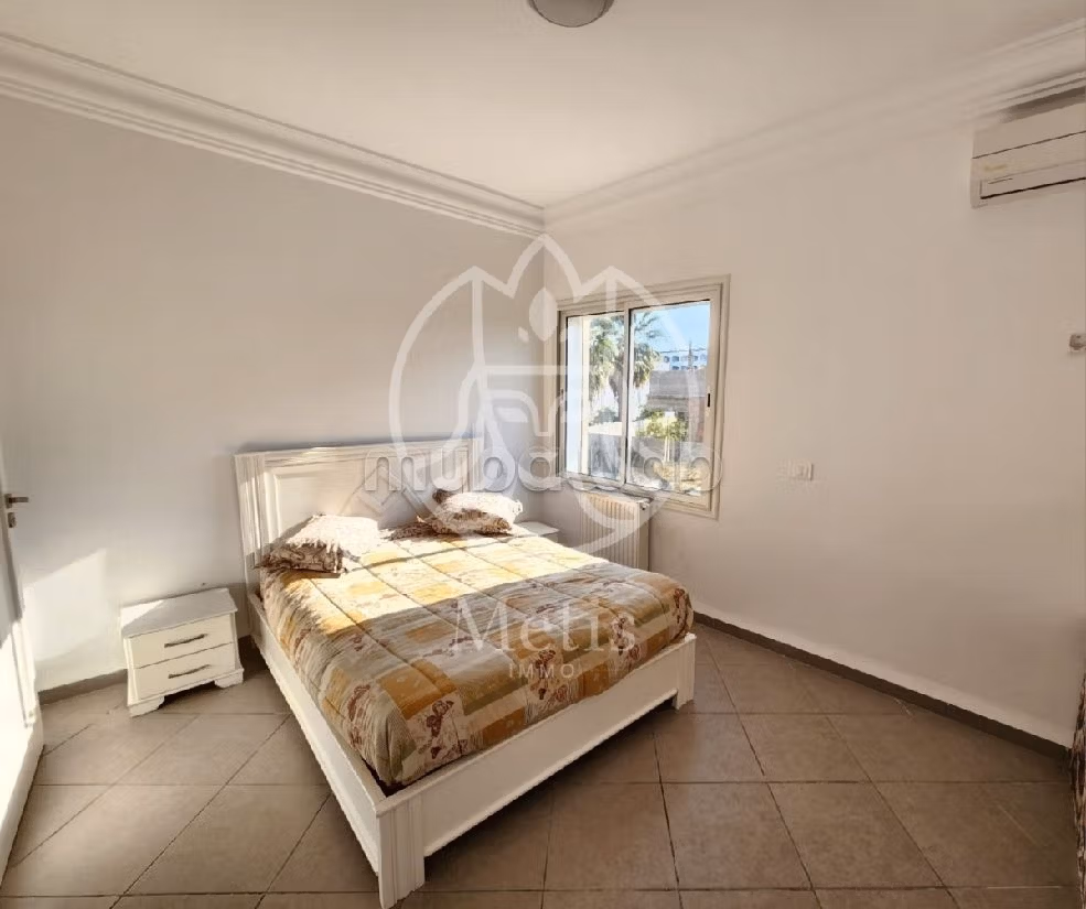 Magnificent villa for sale in Hammamet Nord. 4 rooms. Beautiful terrace and garden