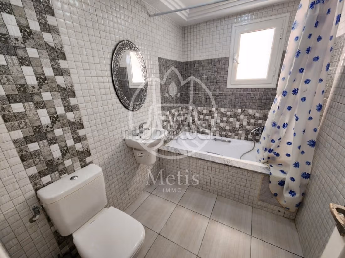 Magnificent villa for sale in Hammamet Nord. 4 rooms. Beautiful terrace and garden