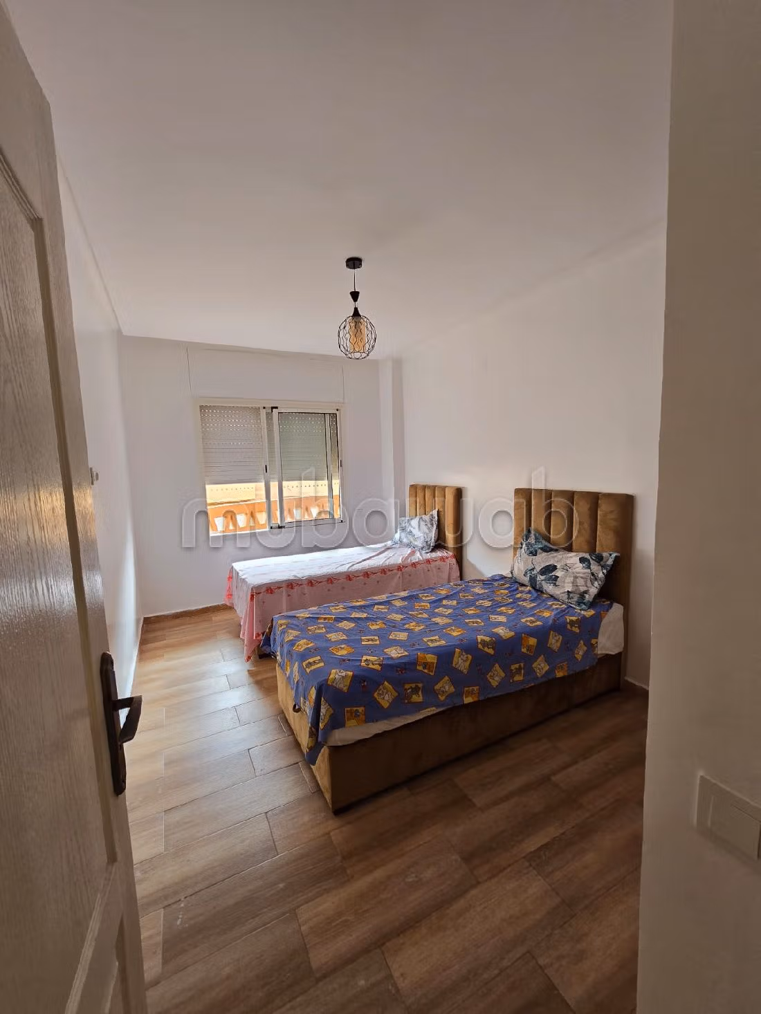 Apartments for rent. 3 comfortable rooms. Parking spaces and garden