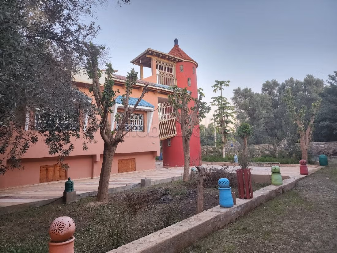 Riads kopen in Akniss. Totale oppervlakte 13000 m². Gemeubileerd