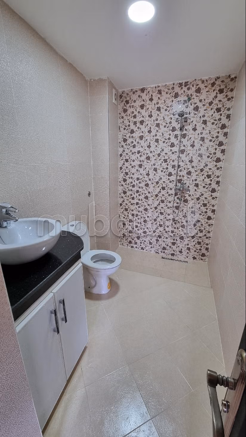 Vendita di un bell'appartamento a Oasis. 2 camere da letto. Salotto marocchino e antenna parabolica