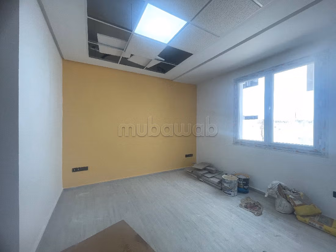 Nu te huur: kantoorruimte in Centre. Totale oppervlakte 80 m². 
