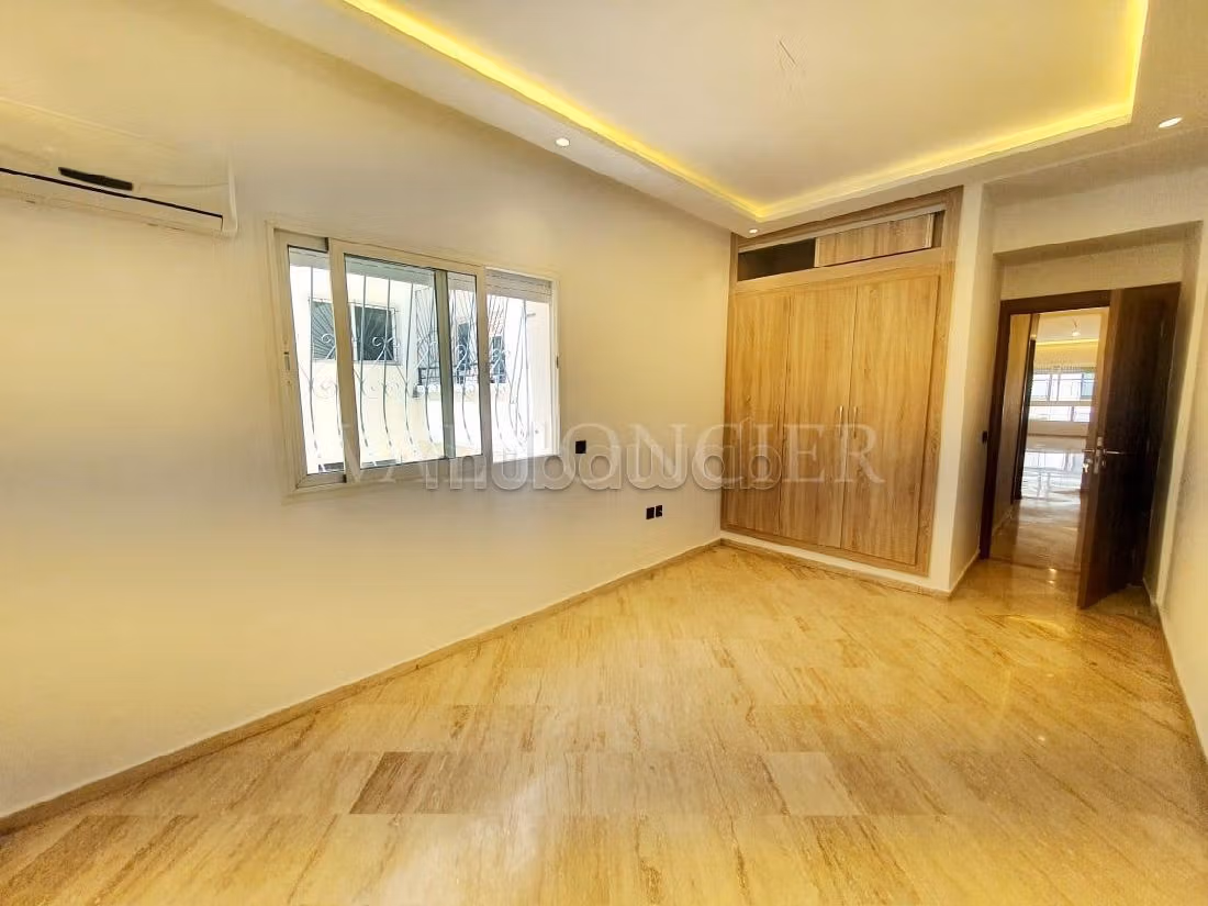 Beautiful apartment for sale in Racine. Small area 134 m². 