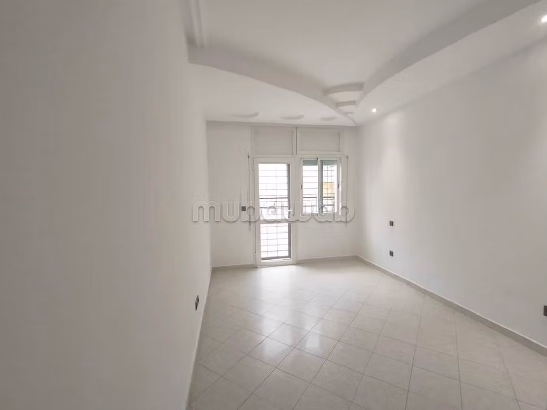 Magnífico piso en alquiler en Maârif. Superficie 92 m². Sistema de antena parabólica, seguridad implementada