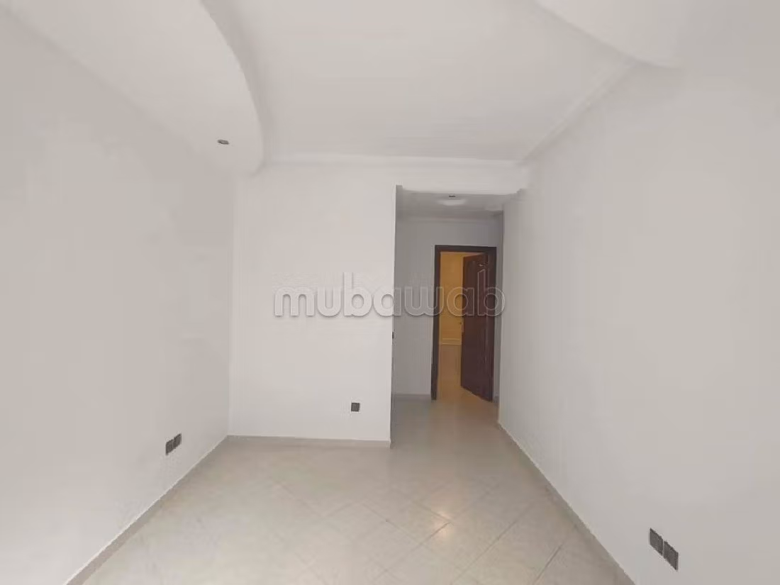 Magnífico piso en alquiler en Maârif. Superficie 92 m². Sistema de antena parabólica, seguridad implementada