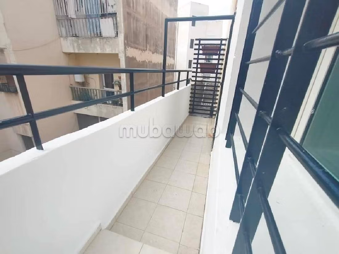 Magnífico piso en alquiler en Maârif. Superficie 92 m². Sistema de antena parabólica, seguridad implementada