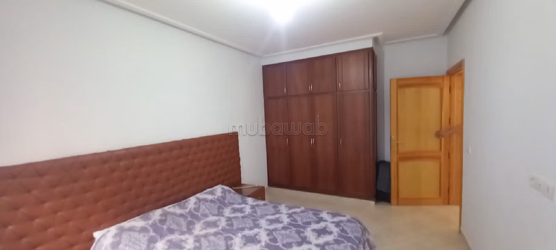 House to buy. 7 large living areas. Reinforced door, traditional Moroccan living room. 