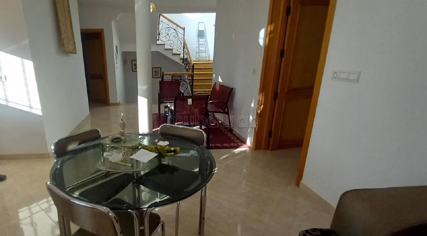 House to buy. 7 large living areas. Reinforced door, traditional Moroccan living room. 