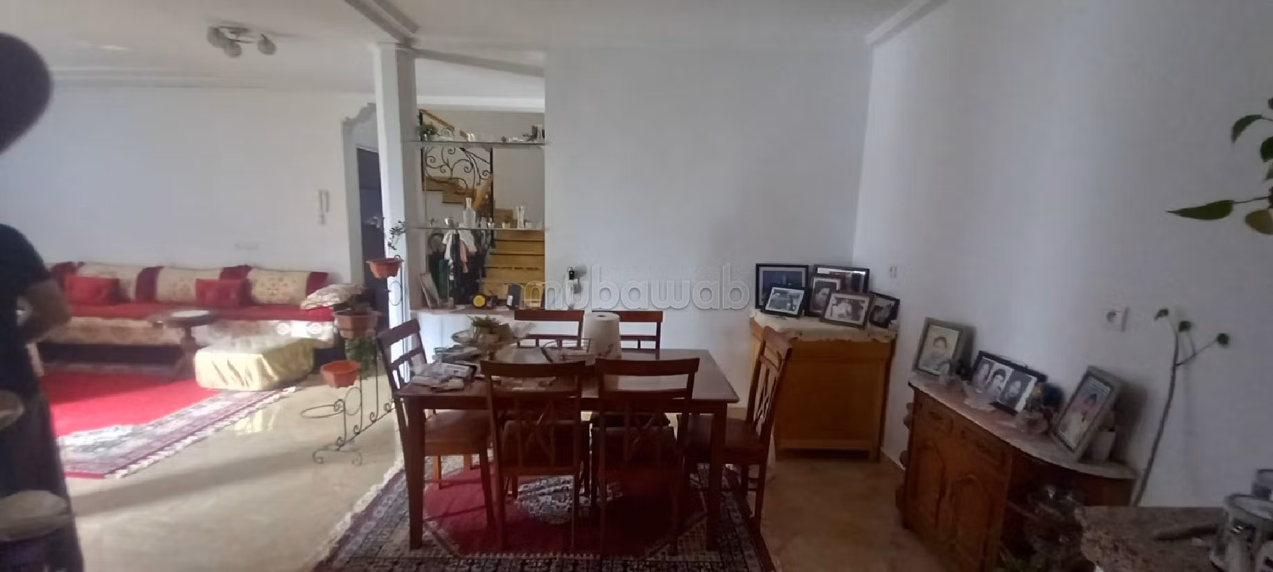 House to buy. 7 large living areas. Reinforced door, traditional Moroccan living room. 