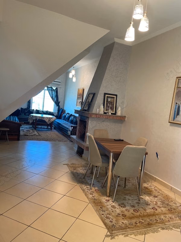 Apartment for sale in La prairie. 4 large living areas. Caretaker service and air conditioning.