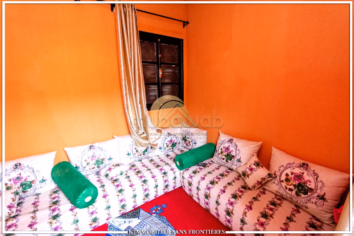 Superb riad for sale in Bab Aylan. 11 large living areas. Storage unit. 