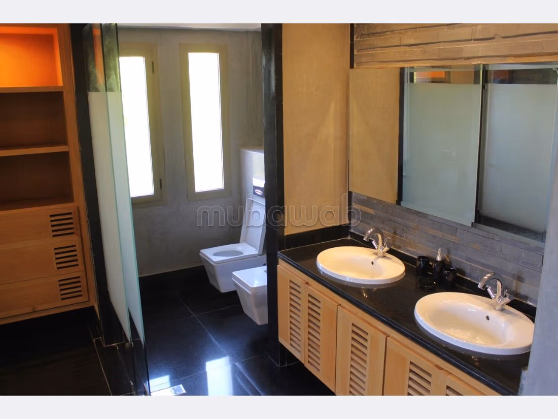 Lujosa villa en alquiler en Ennakhil Palmeraie. Área total 450 m². Completamente amueblado
