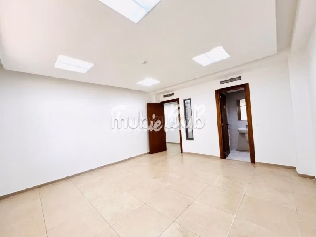 A louer un bureau de 392 m²au lac1