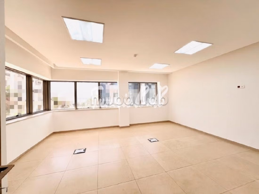 A louer un bureau de 392 m²au lac1