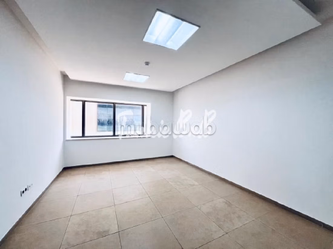 A louer un bureau de 392 m²au lac1