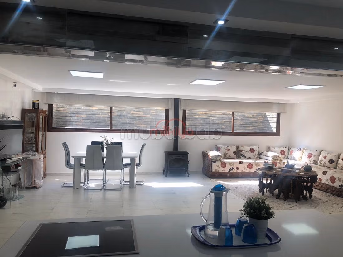 Maestosa residenza di lusso in vendita a Bouskoura Ville. 5 camere da letto. Giardino e garage