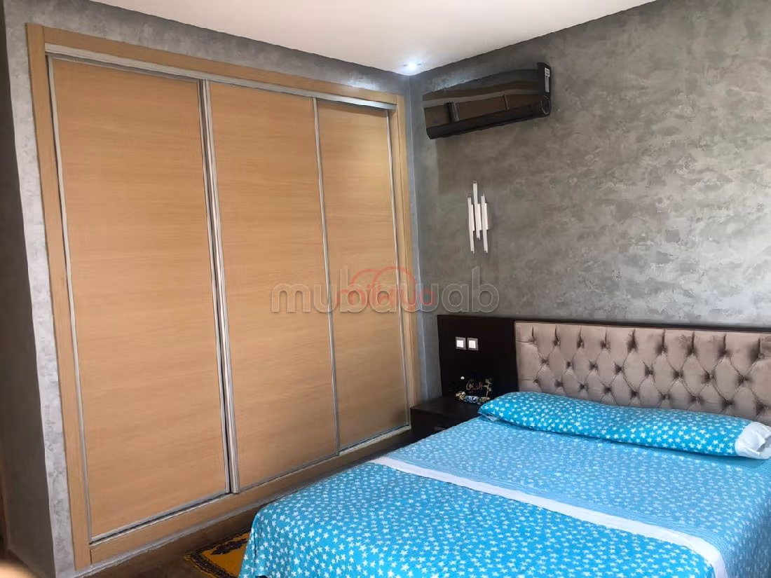 Maestosa residenza di lusso in vendita a Bouskoura Ville. 5 camere da letto. Giardino e garage