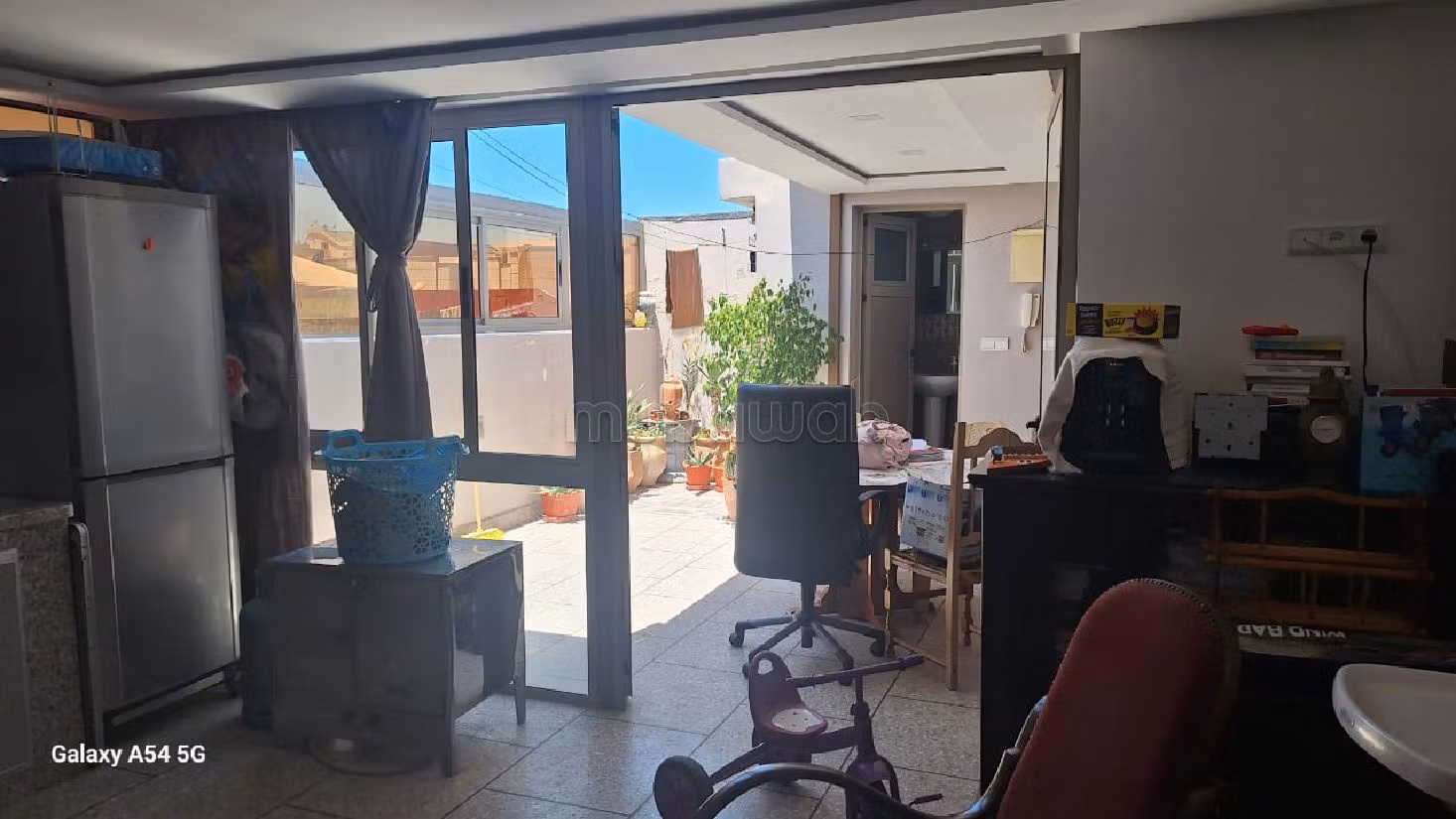 شقة رائعة للبيع ب حي الأمل. 3 غرف ممتازة. شرفة كبيرة.