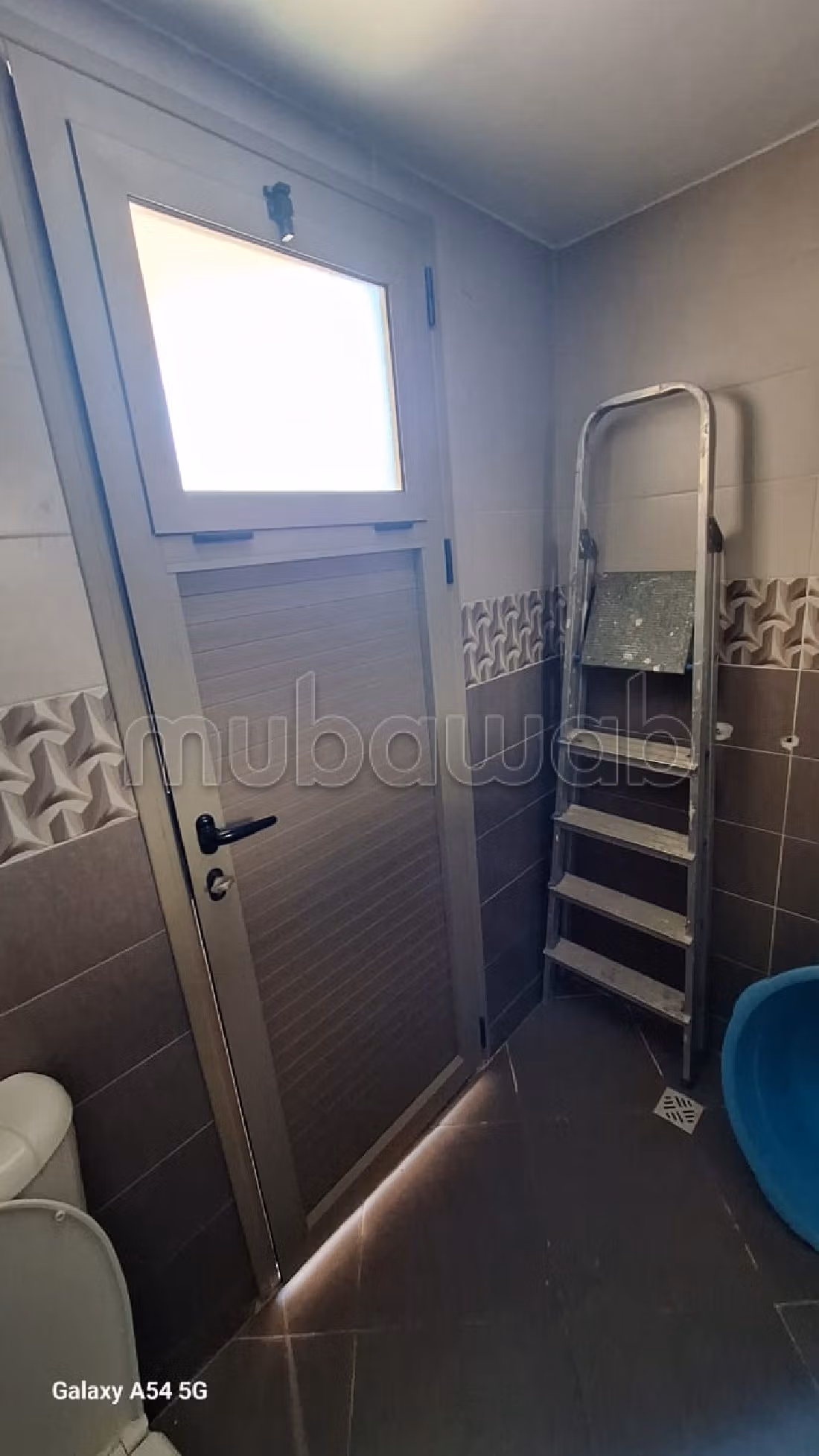 شقة رائعة للبيع ب حي الأمل. 3 غرف ممتازة. شرفة كبيرة.