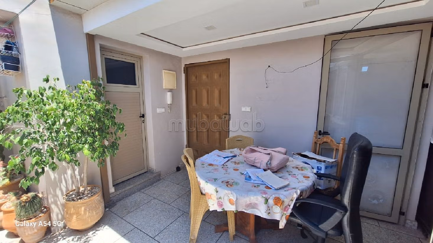 شقة رائعة للبيع ب حي الأمل. 3 غرف ممتازة. شرفة كبيرة.