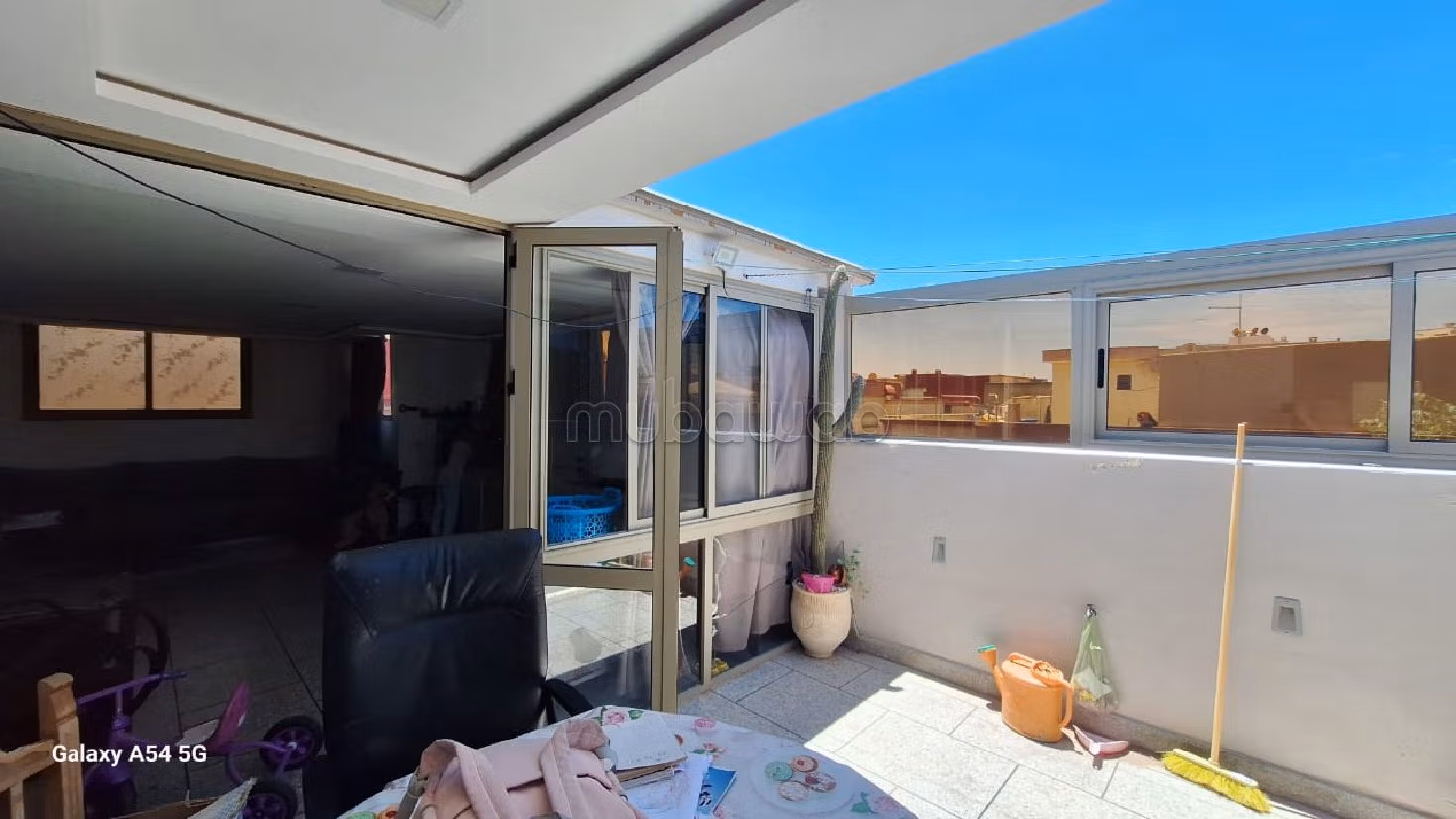 شقة رائعة للبيع ب حي الأمل. 3 غرف ممتازة. شرفة كبيرة.