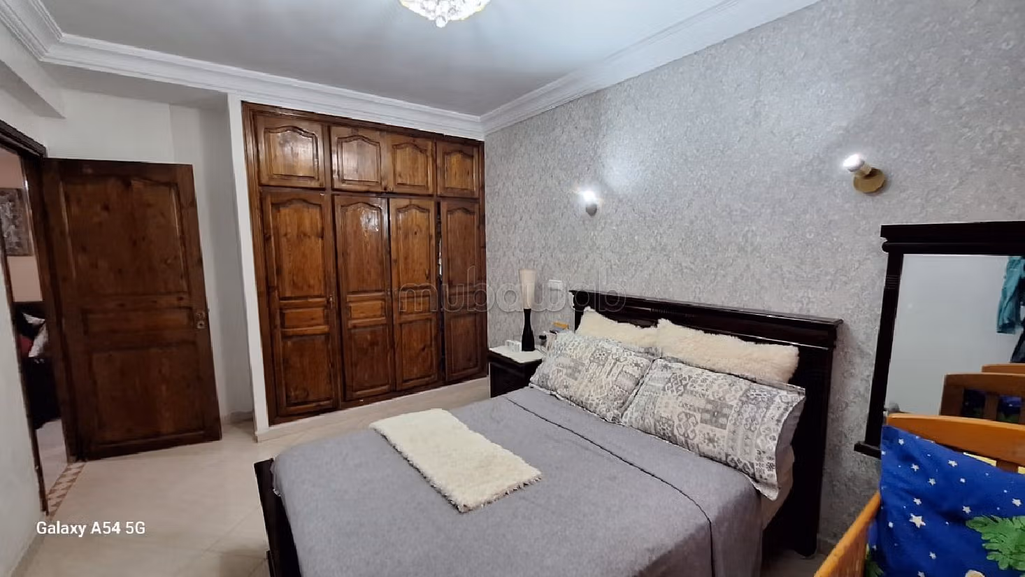 شقة رائعة للبيع ب حي الأمل. 3 غرف ممتازة. شرفة كبيرة.