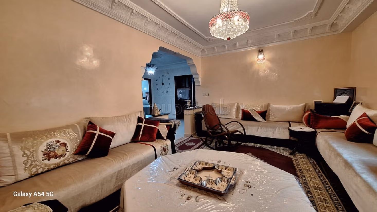 شقة رائعة للبيع ب حي الأمل. 3 غرف ممتازة. شرفة كبيرة.