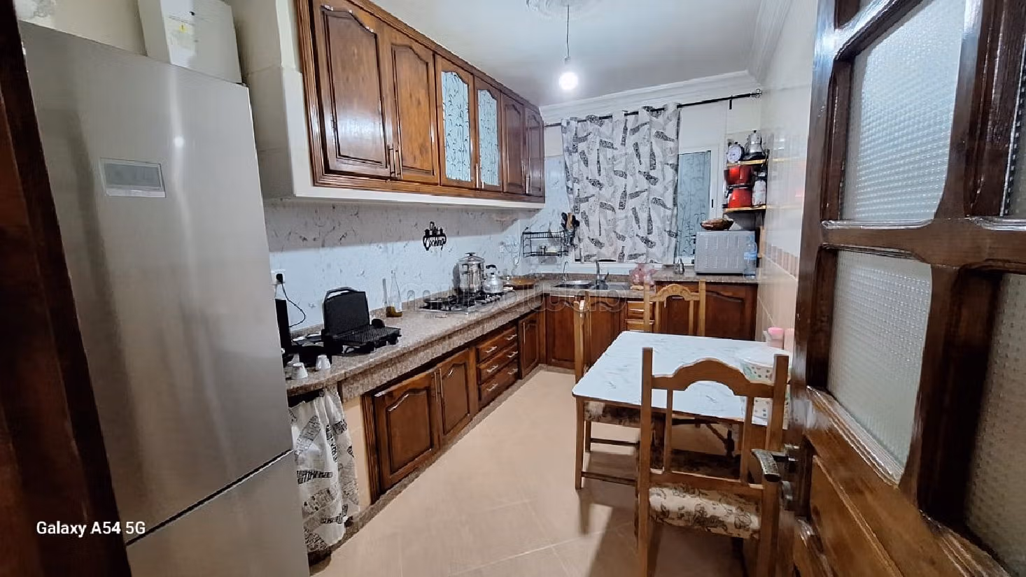 شقة رائعة للبيع ب حي الأمل. 3 غرف ممتازة. شرفة كبيرة.