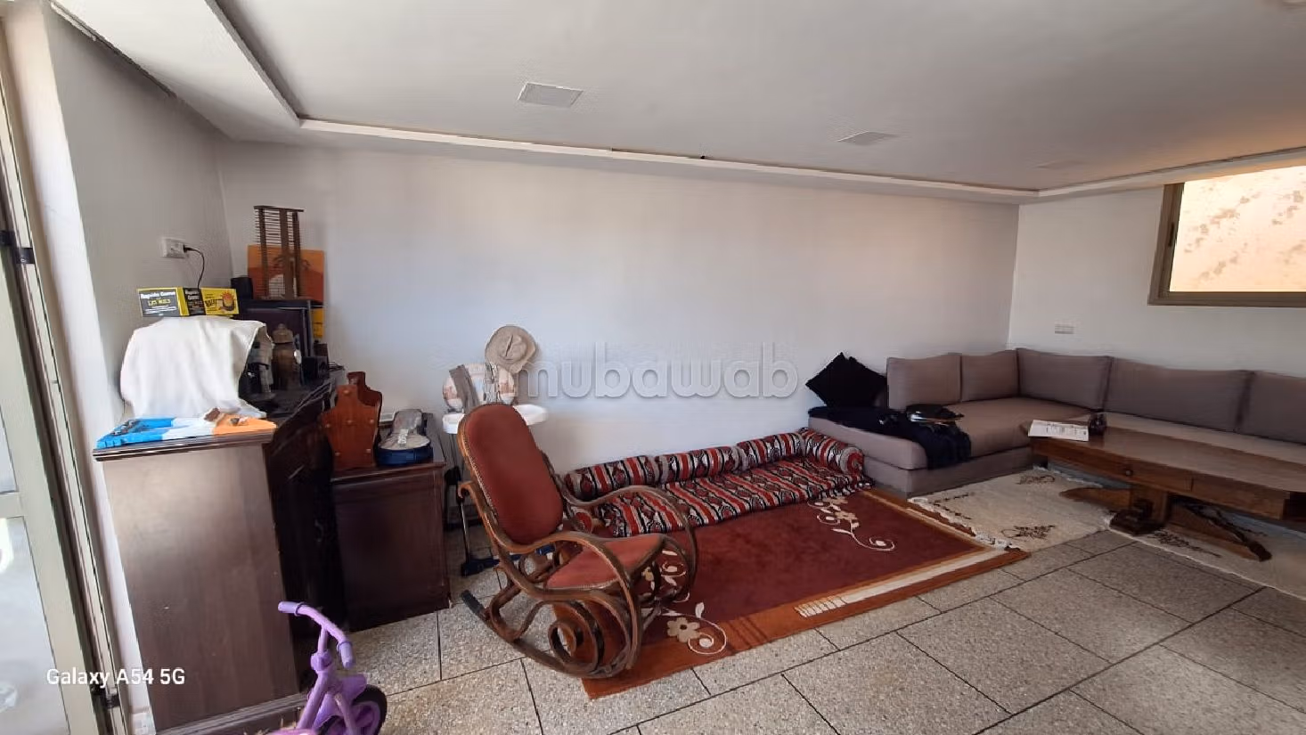 شقة رائعة للبيع ب حي الأمل. 3 غرف ممتازة. شرفة كبيرة.