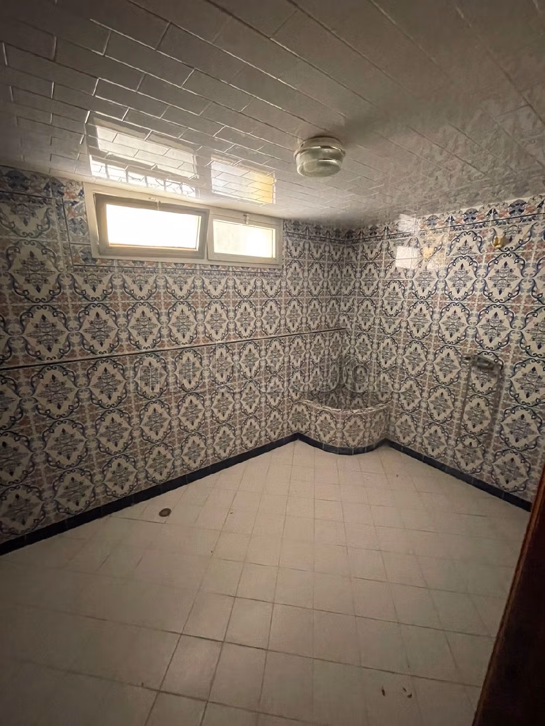 Straordinaria casa di lusso in affitto a Riyad. 5 belle camere da letto. Servizio di concierge e condizionatore.