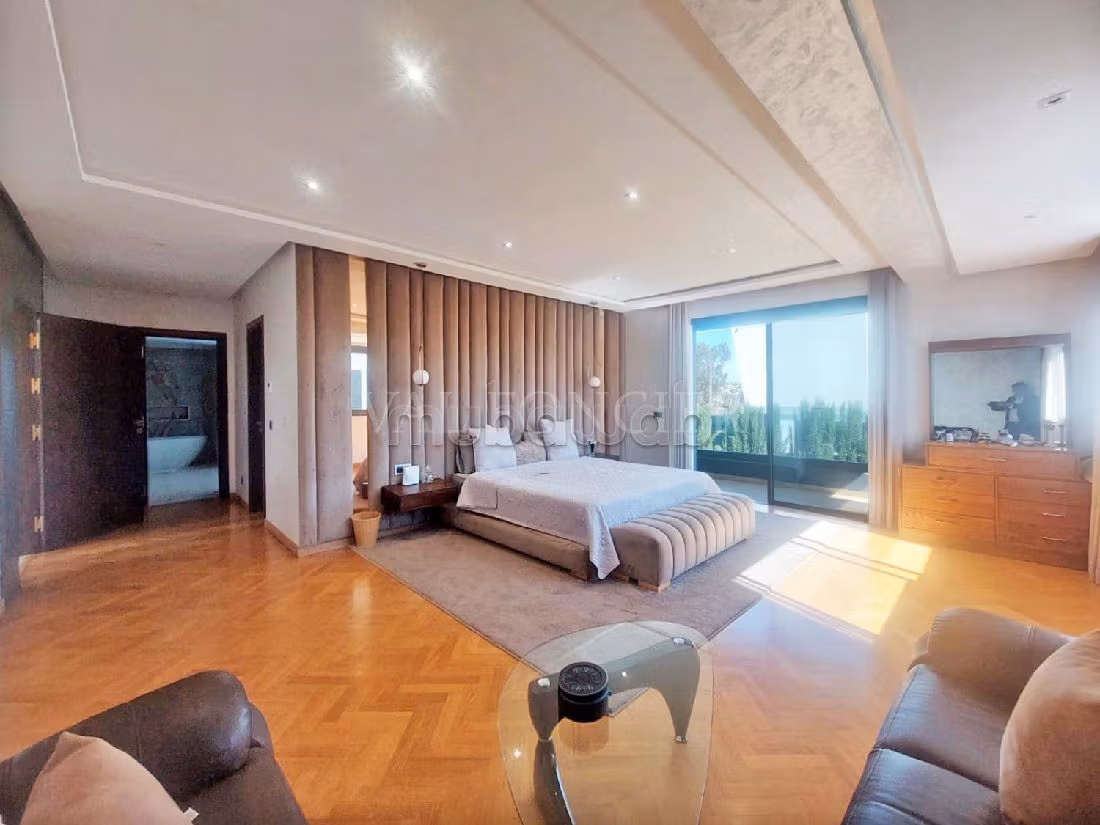 Vente Magnifique Villa moderne 1045m2, Bouskoura ville verte