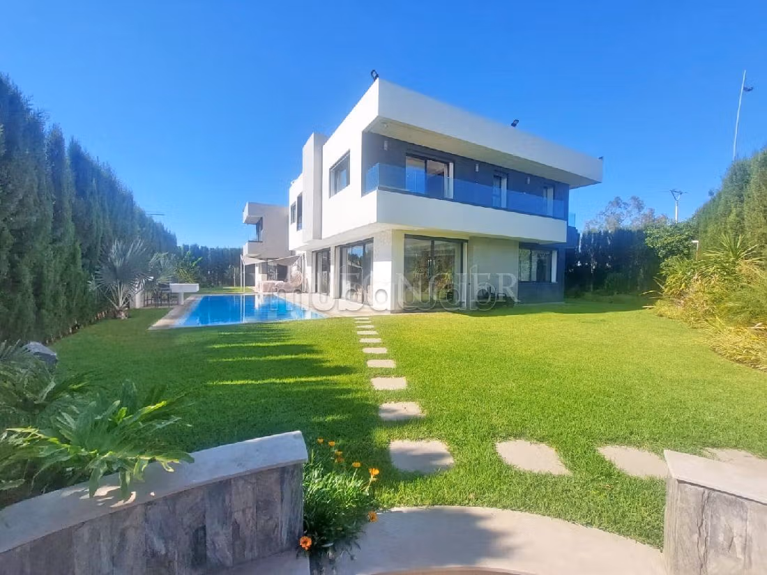 Vente Magnifique Villa moderne 1045m2, Bouskoura ville verte