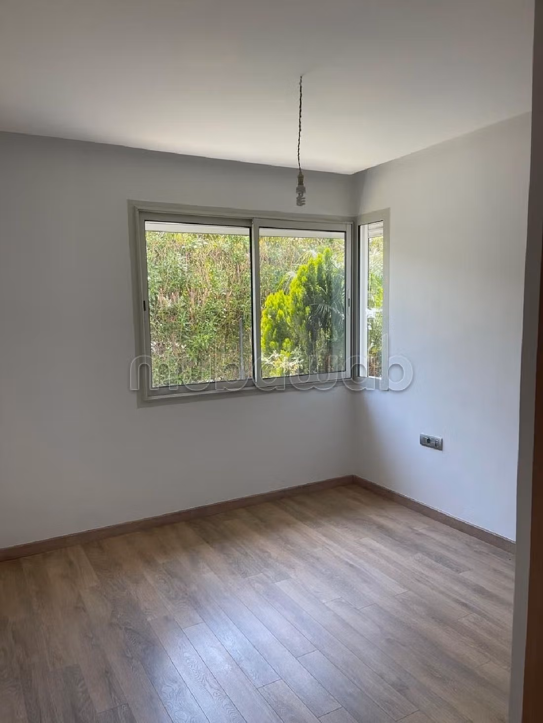 شقة رائعة للايجار ببوسكورة. 3 قطع مريحة. 