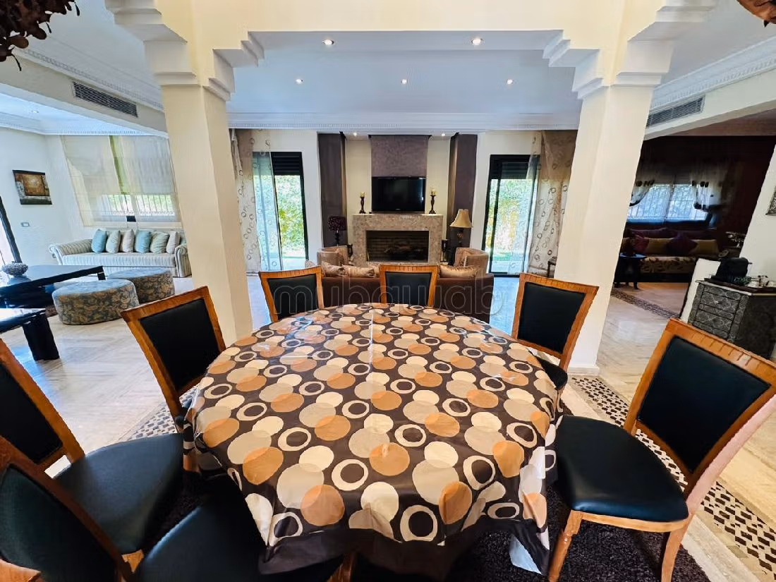 Super villa piscine privée sur résidence sécurisée