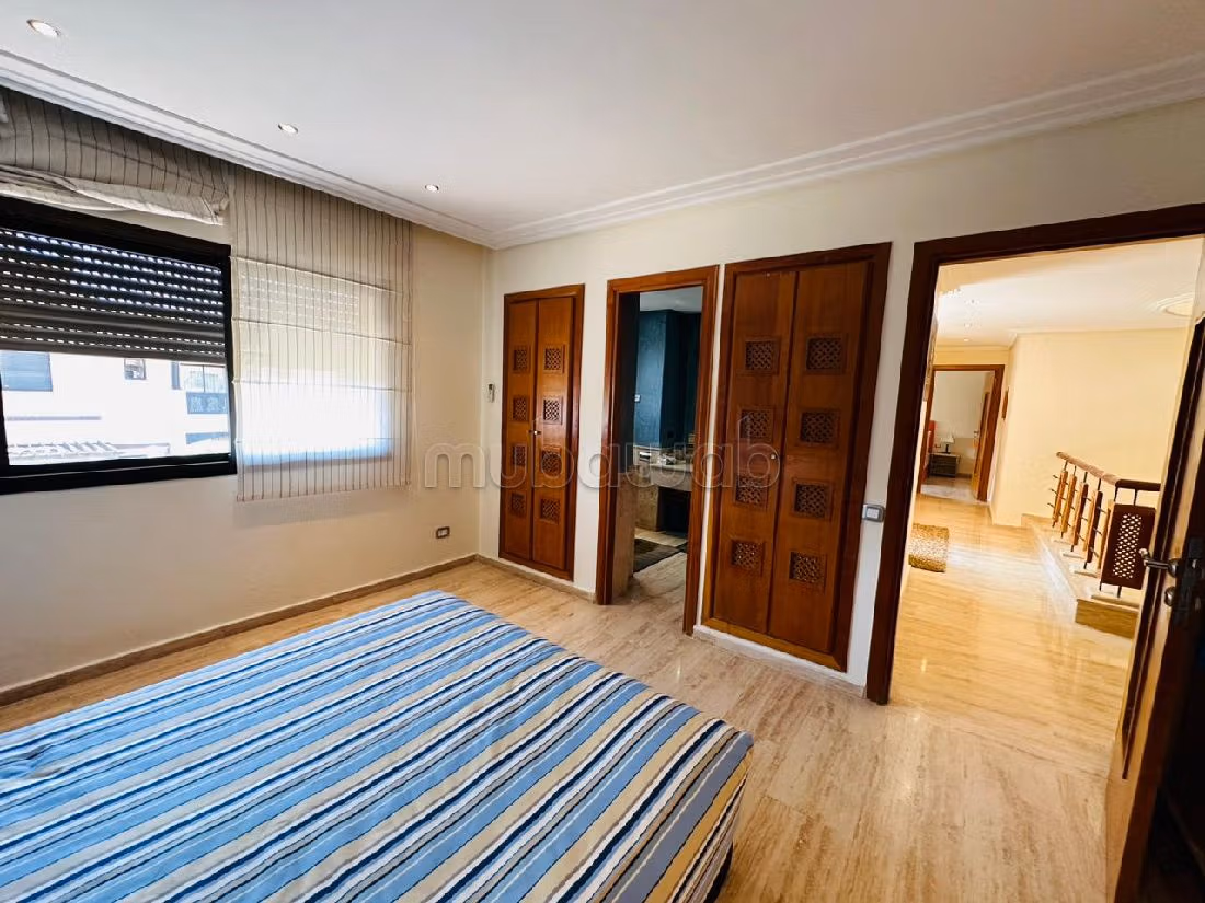Super villa piscine privée sur résidence sécurisée