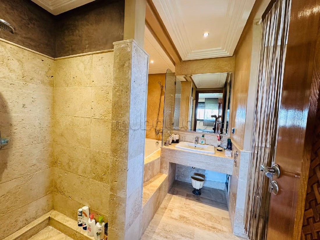 Super villa piscine privée sur résidence sécurisée