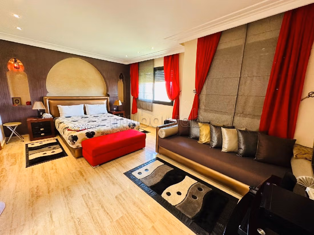 Super villa piscine privée sur résidence sécurisée