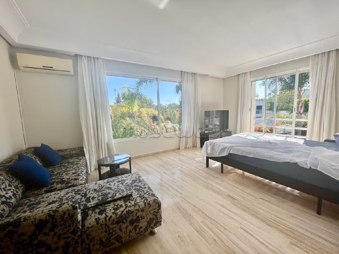 Luxury house for rent in Anfa Supérieur. 4 lovely rooms. Furnished Moroccan living room. 