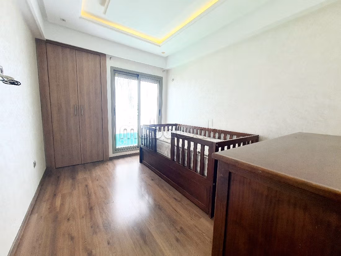 Rent an apartment in Racine. Large area 150 m². Dressing room
