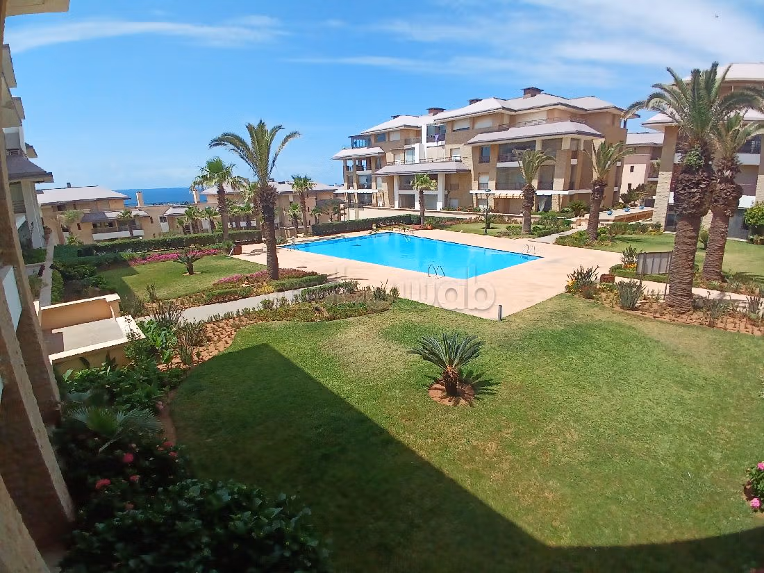 Apartment for sale. 4 rooms. Garden and lift