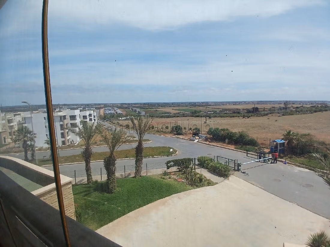Apartment for sale. 4 rooms. Garden and lift